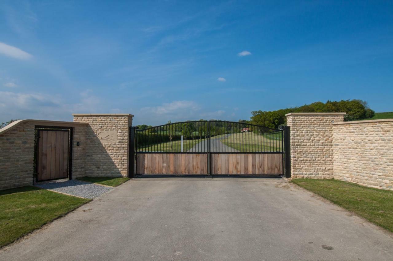 High Oaks Grange - Cottages Pickering Exterior photo
